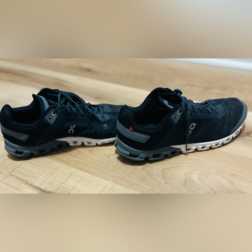 Men’s On Cloud “Cloudflow”
Running ShoesTrainers - 11.5